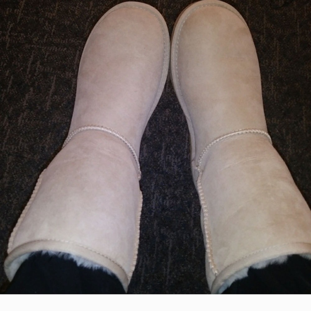UGG AUSTRALIA Original Short Boots Sand Size 5